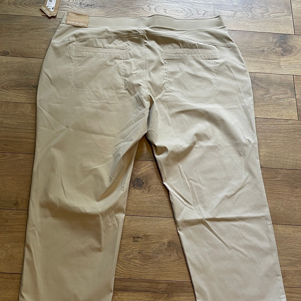 Eddie Bauer Women's WR Horizon High Rise Crop Pants Size 18 Pumice 50+UPF New - Picture 8 of 15